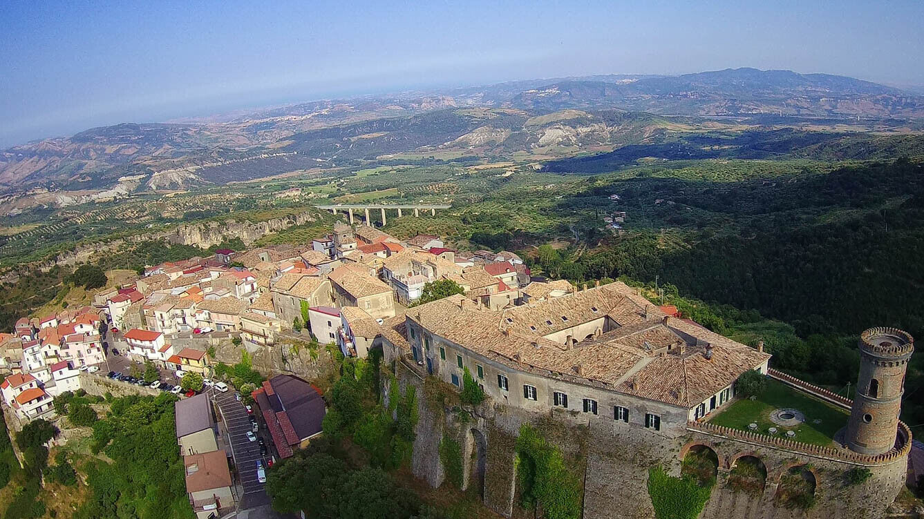 These pretty Italian villages want to pay you $33,000 to move in